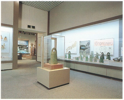 写真2 展示室（ムラからク二へ〉