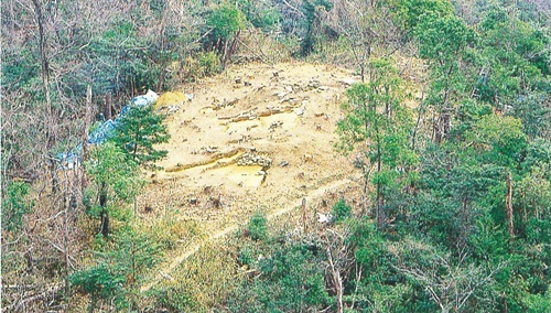 図1 前山1号墳 （遠景）