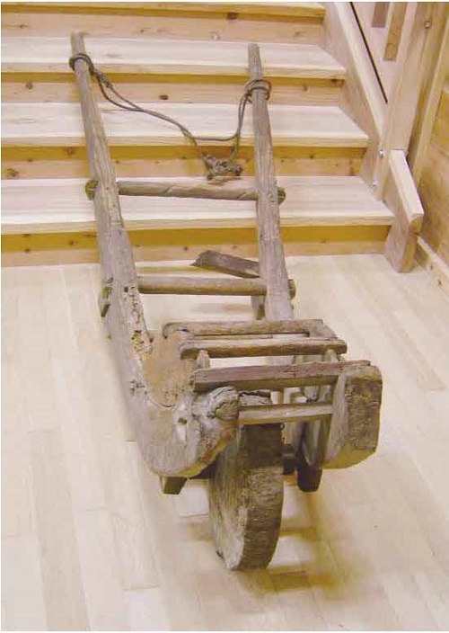 図１ 手押しの一輪車の全体