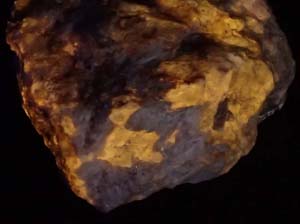 ウェルネル石（紫外線）
